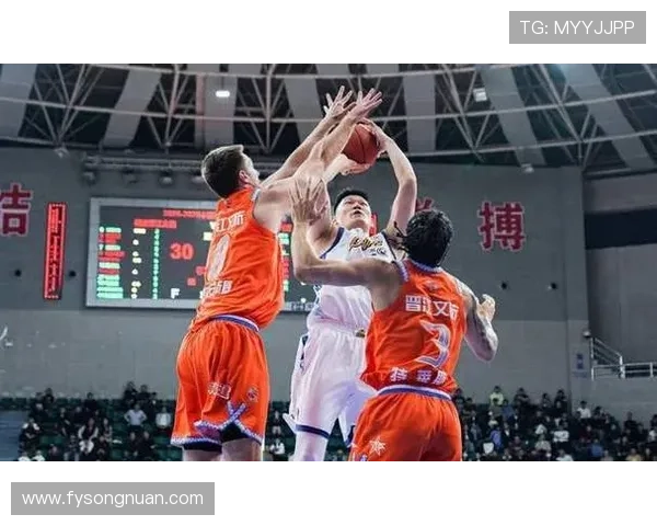 洛夫顿31分率上海晋级四强 击败广东