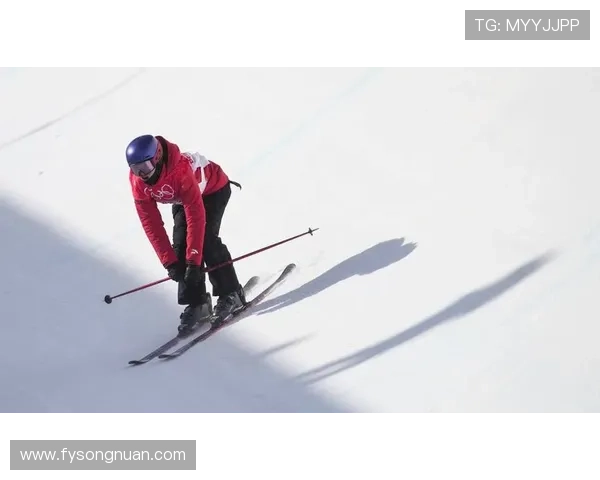 自由式滑雪女子U型决赛进行